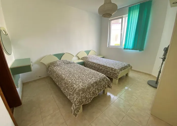 Complex Sea & Sky Next To The ! Willa *