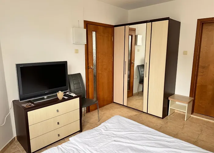 Complex Sea & Sky Next To The ! *