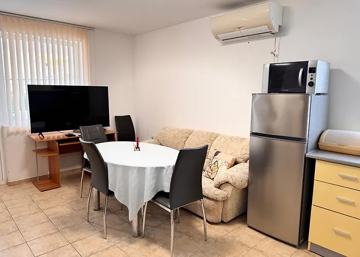 Complex Sea & Sky Next To The ! Willa *